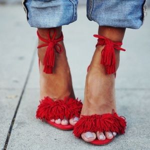 Red Pom festive flats sandals 🌹🌹